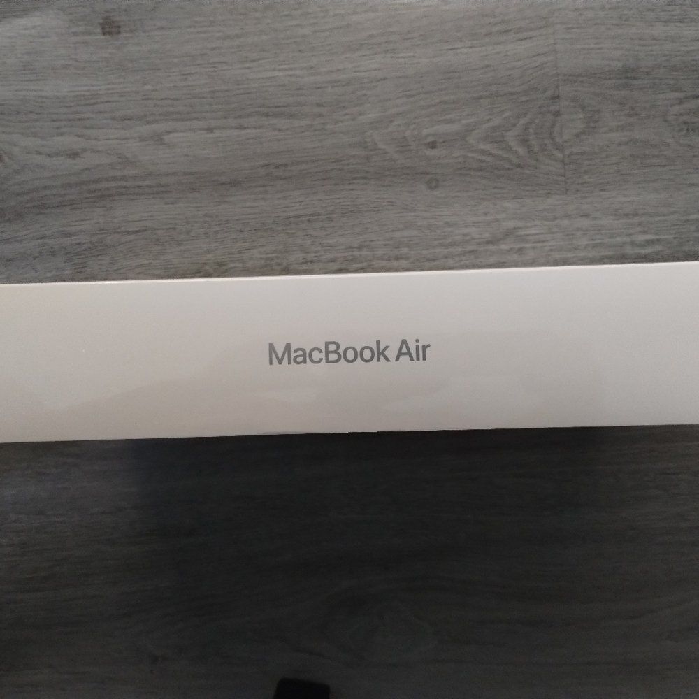MacAir Book 13in model w/ M1 chip